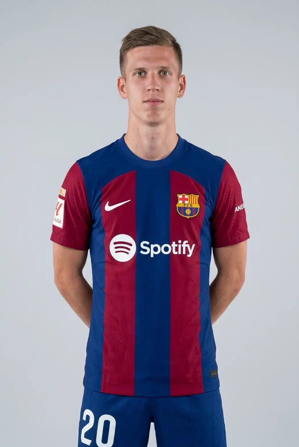 Dani Olmo ดานี่ โอลโม่ ในชุด FC Barcelona ภาพโปรไฟล์นักเตะ