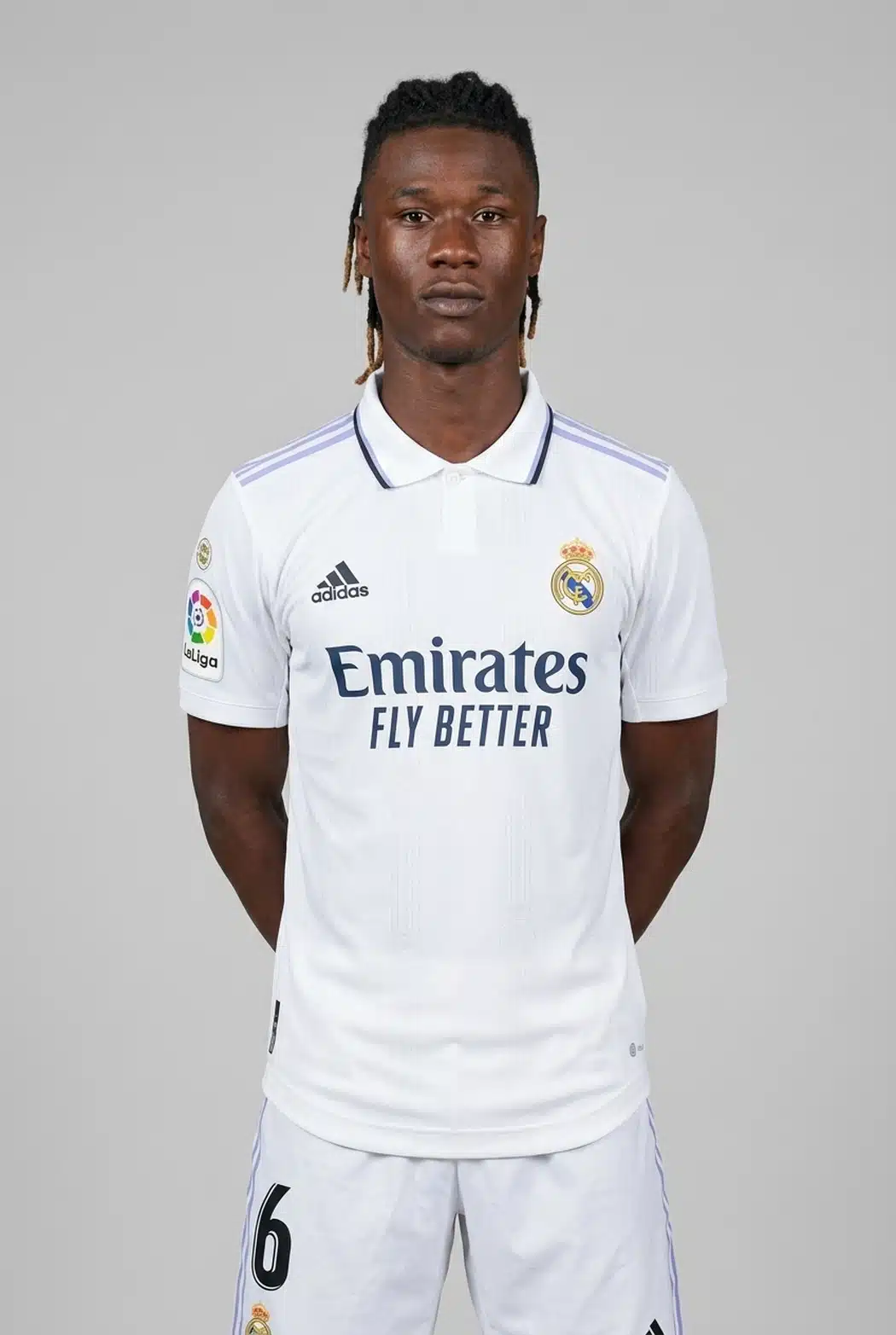 Eduardo Camavinga เอดูอาร์โด้ คามาวินก้า ในชุด Real Madrid ภาพโปรไฟล์นักเตะ