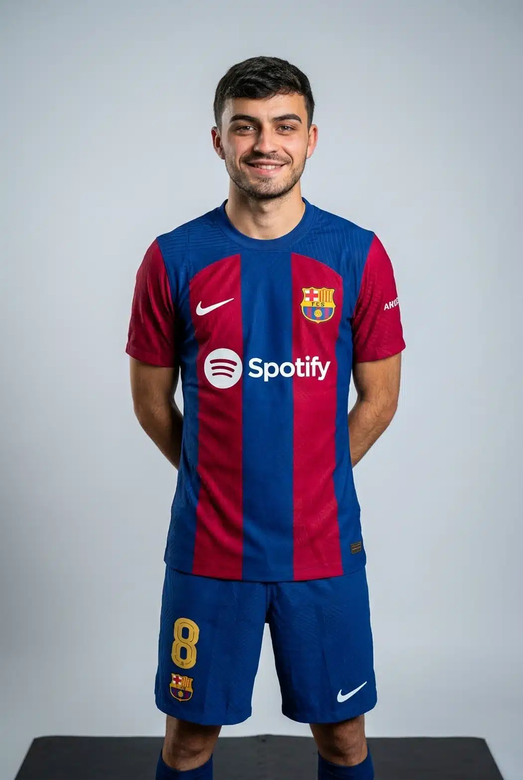 Pedri เปดรี้ ในชุด FC Barcelona ภาพโปรไฟล์นักเตะ