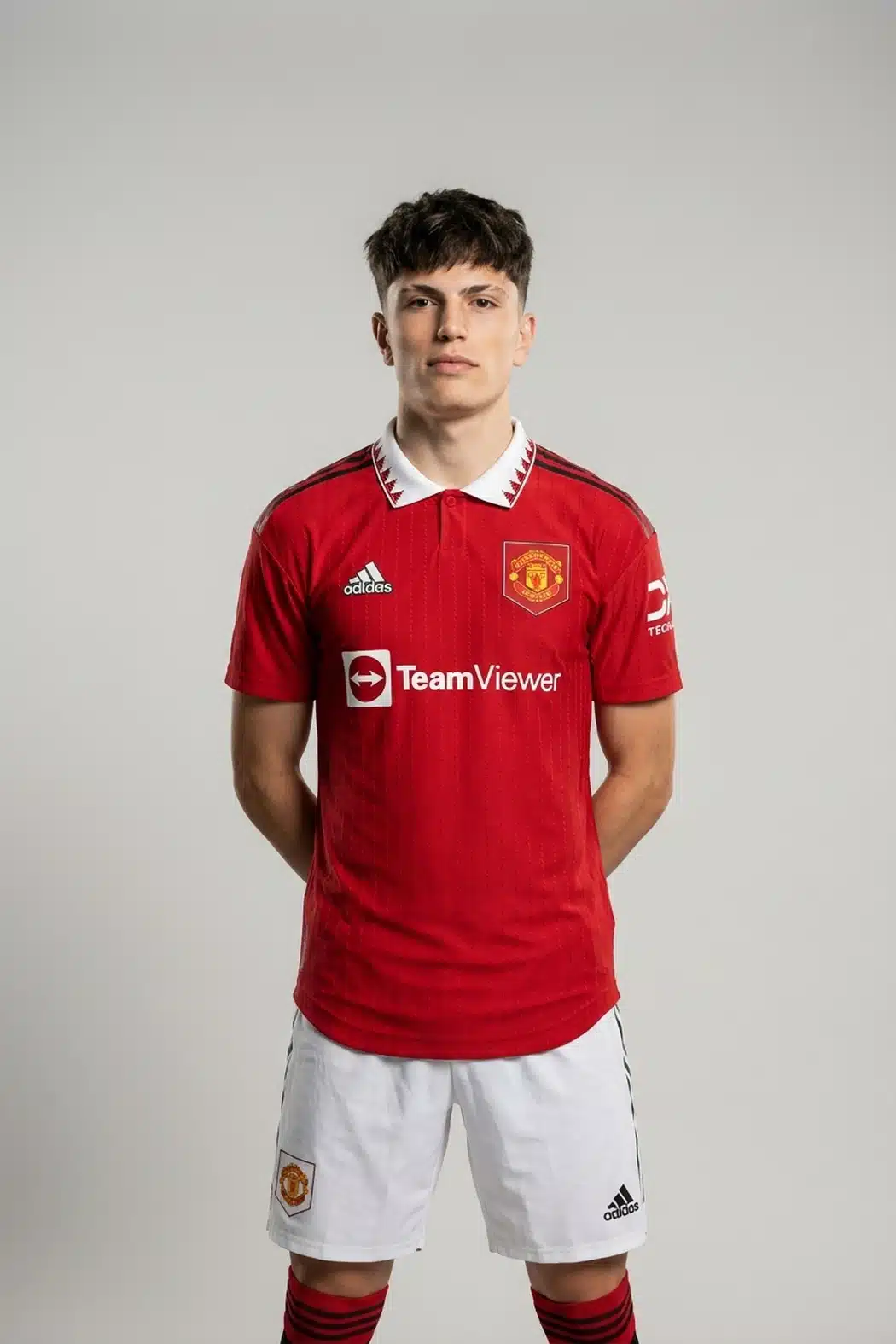 Alejandro Garnacho อเลฮานโดร การ์นาโช่ ในชุดสโมสร Manchester United ภาพโปรไฟล์สตูดิโอ